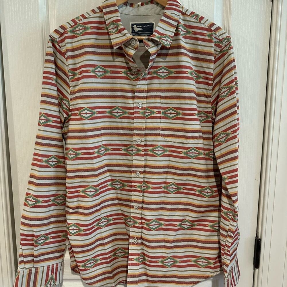 Modern Amusement Casual Shirt Men's Medium